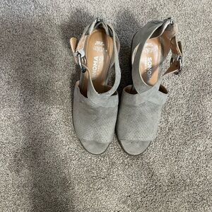 Sonoma Women's Gray Sandals
